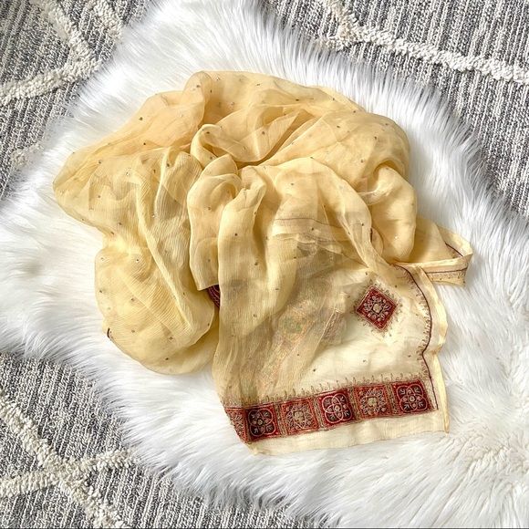 Vintage embroidered Indian scarf - Picture 3 of 5